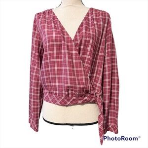 Abercrombie & Fitch medium v neck long sleeve wrap top button closure tie sides